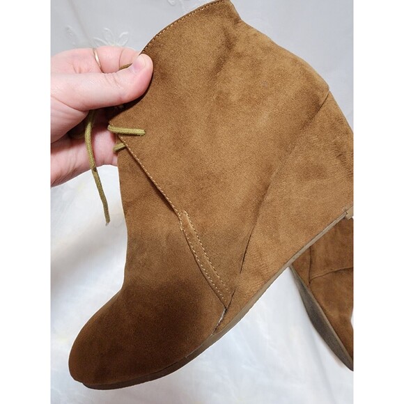 NEW DIRECTIONS WOMENS 9 BROWN BOOTIES CEDAR LACE UP SUEDE WEDGES CONTEMPORARY - Picture 10 of 16